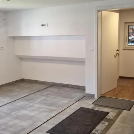 Vikendica Family House